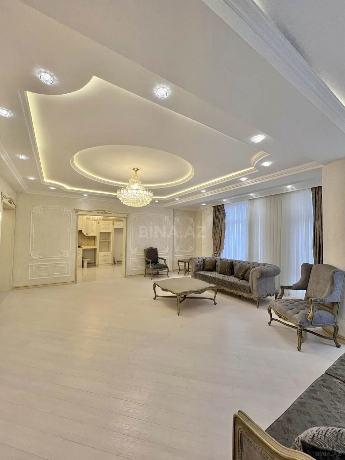 Satılır 3 otaqlı mənzil 134 m²