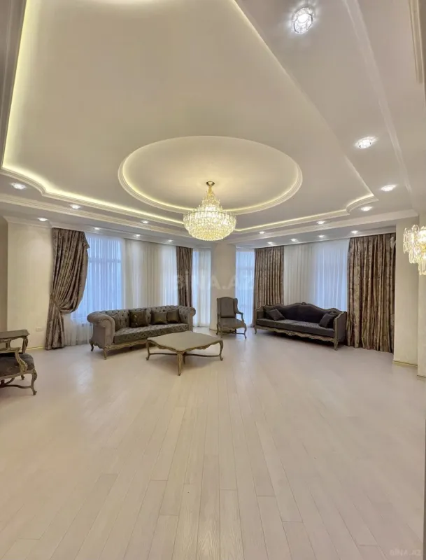 Satılır 3 otaqlı mənzil 134 m²