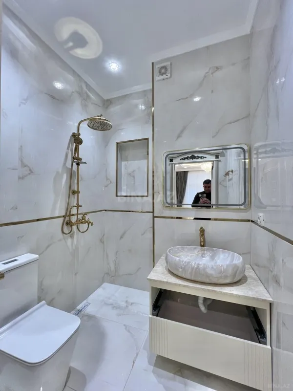 Satılır 3 otaqlı mənzil 134 m²