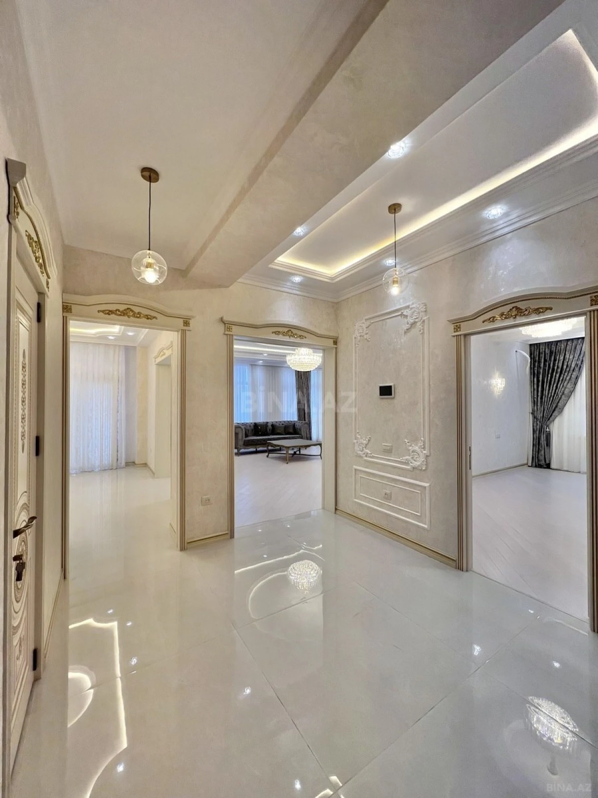 Satılır 3 otaqlı mənzil 134 m²