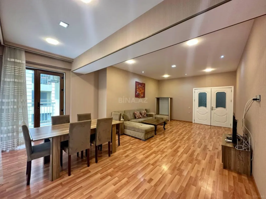 Satılır 3 otaqlı mənzil 113 m²