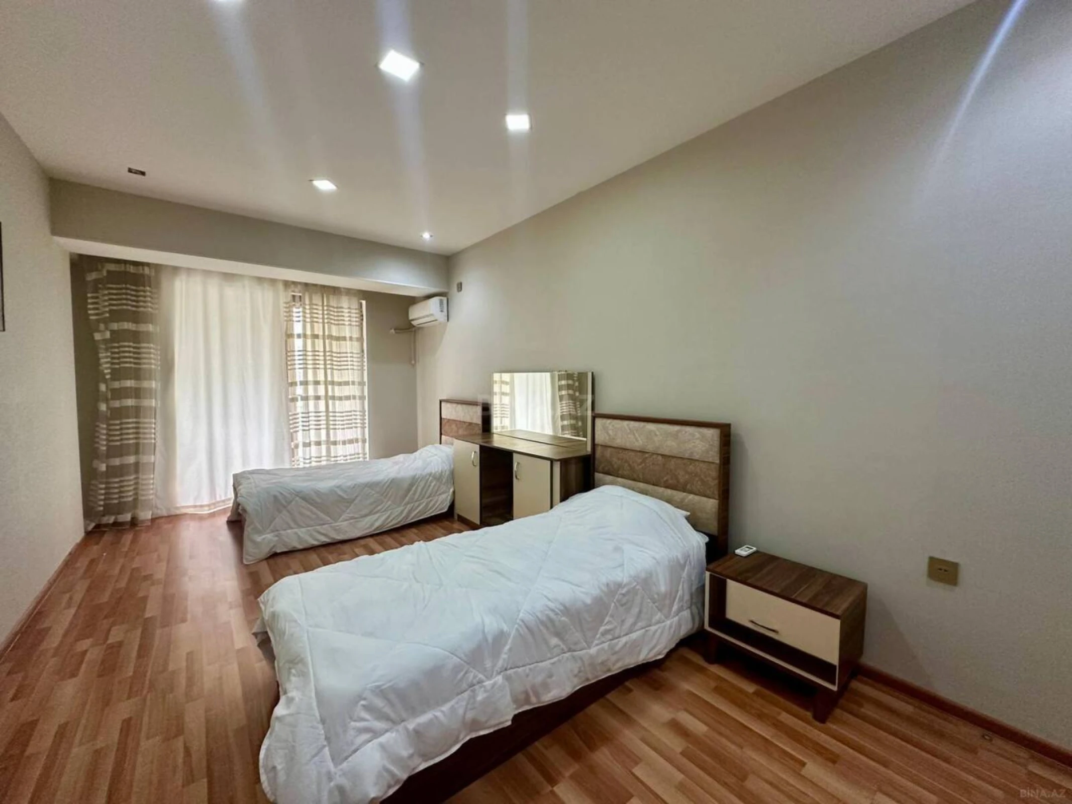 Satılır 3 otaqlı mənzil 113 m²