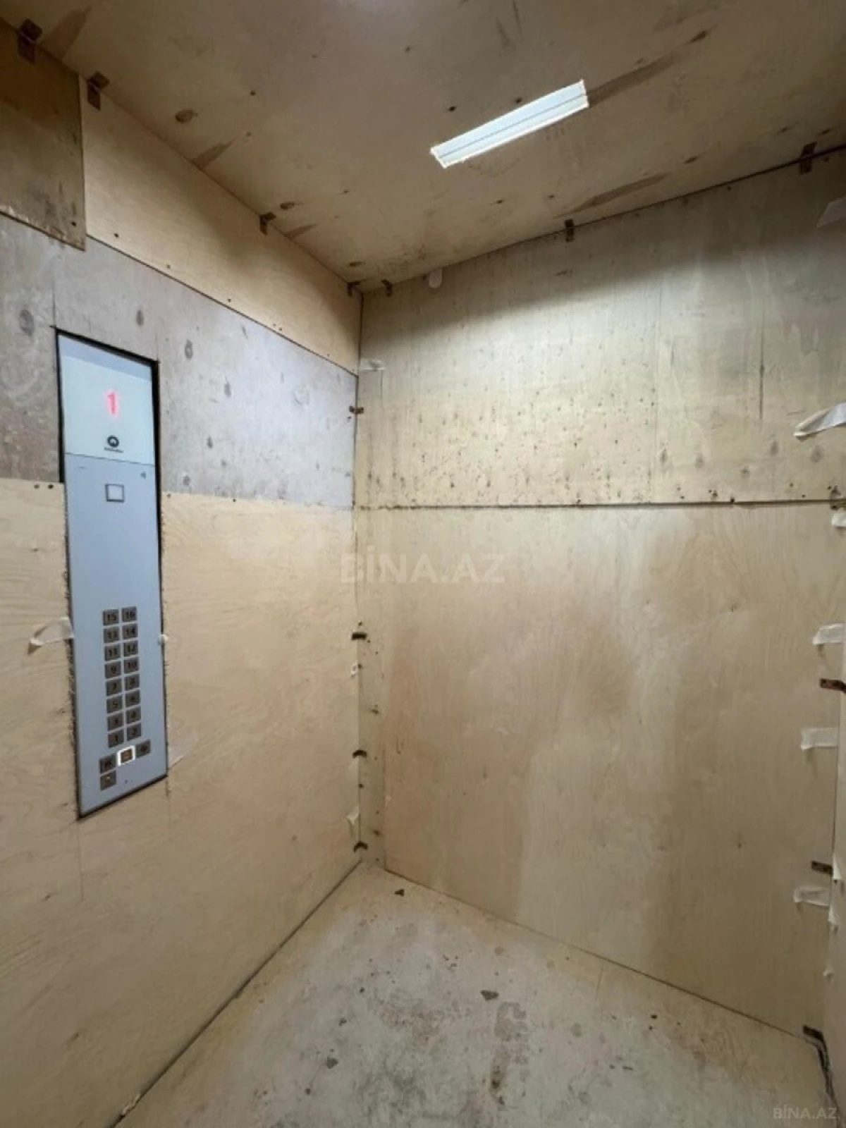 Satılır 3 otaqlı mənzil 135 m²