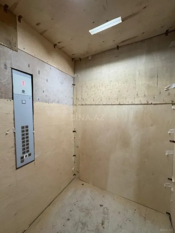 Satılır 3 otaqlı mənzil 135 m²