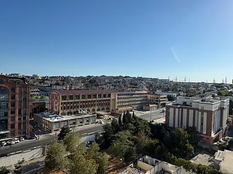 Satılır 3 otaqlı mənzil 135 m²