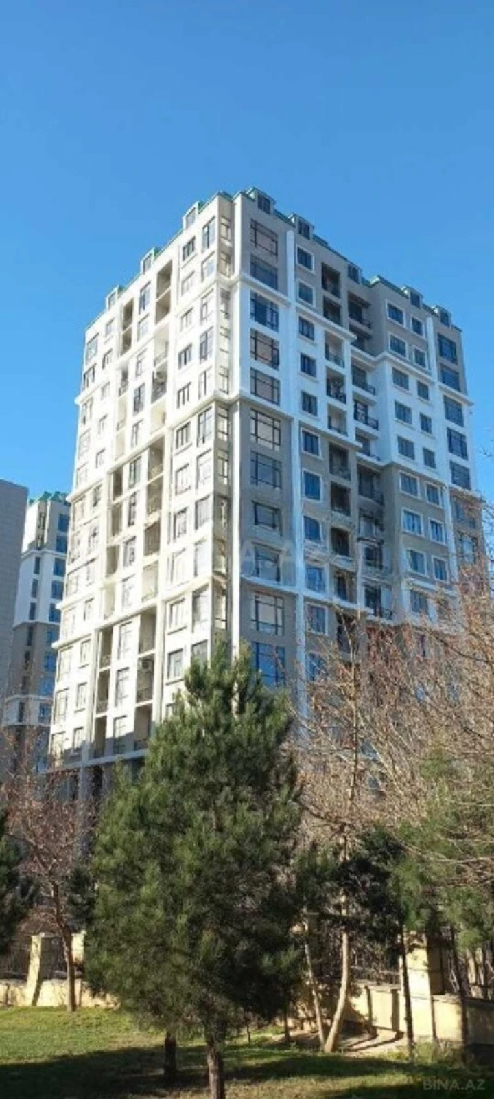 Satılır 3 otaqlı mənzil 135 m²