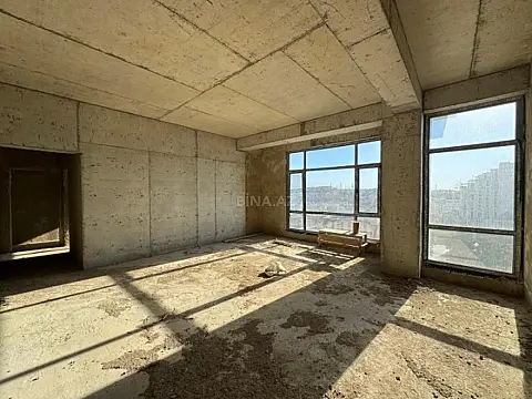 Satılır 3 otaqlı mənzil 135 m²