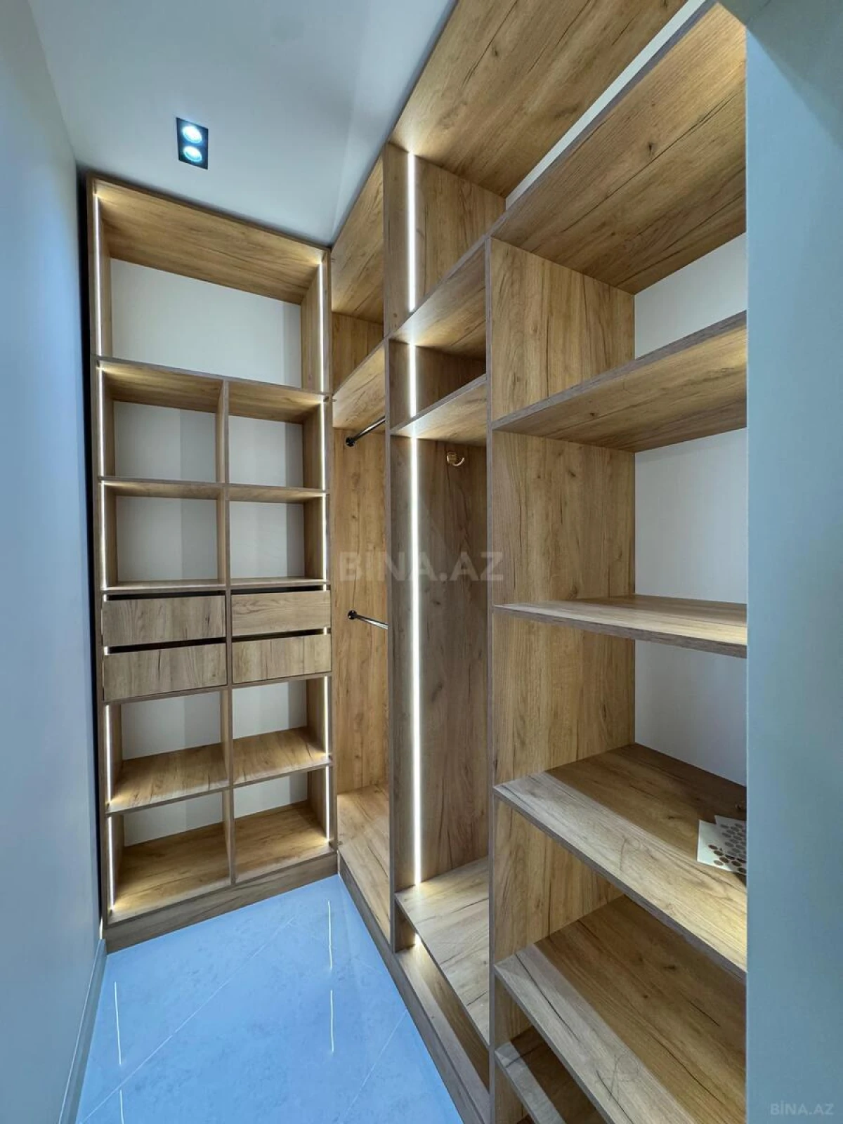 Satılır 2 otaqlı mənzil 68 m²