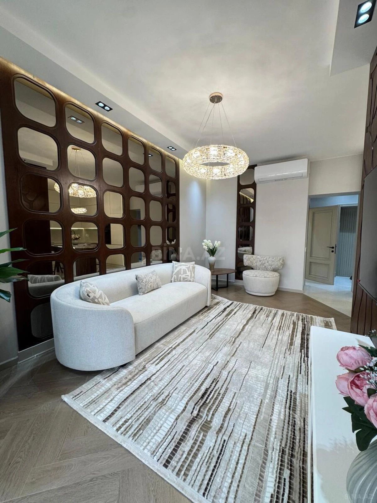 Satılır 2 otaqlı mənzil 68 m²