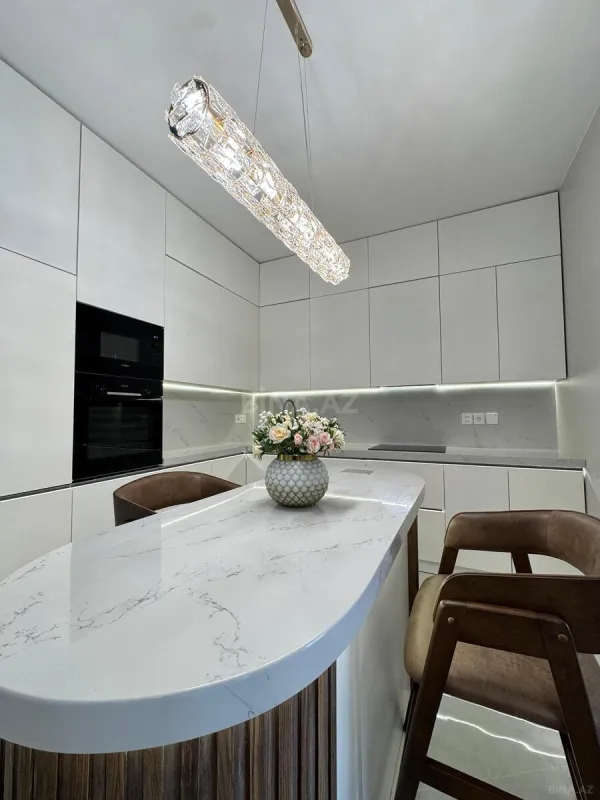 Satılır 2 otaqlı mənzil 68 m²