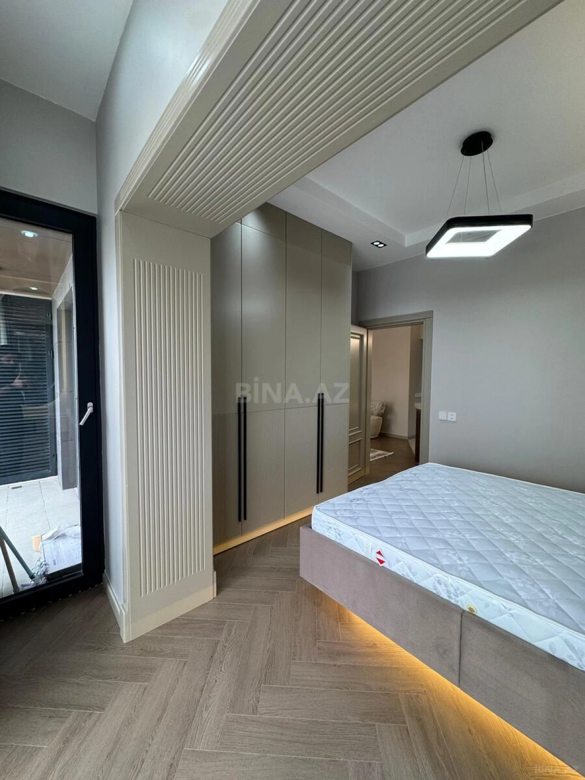 Satılır 2 otaqlı mənzil 68 m²