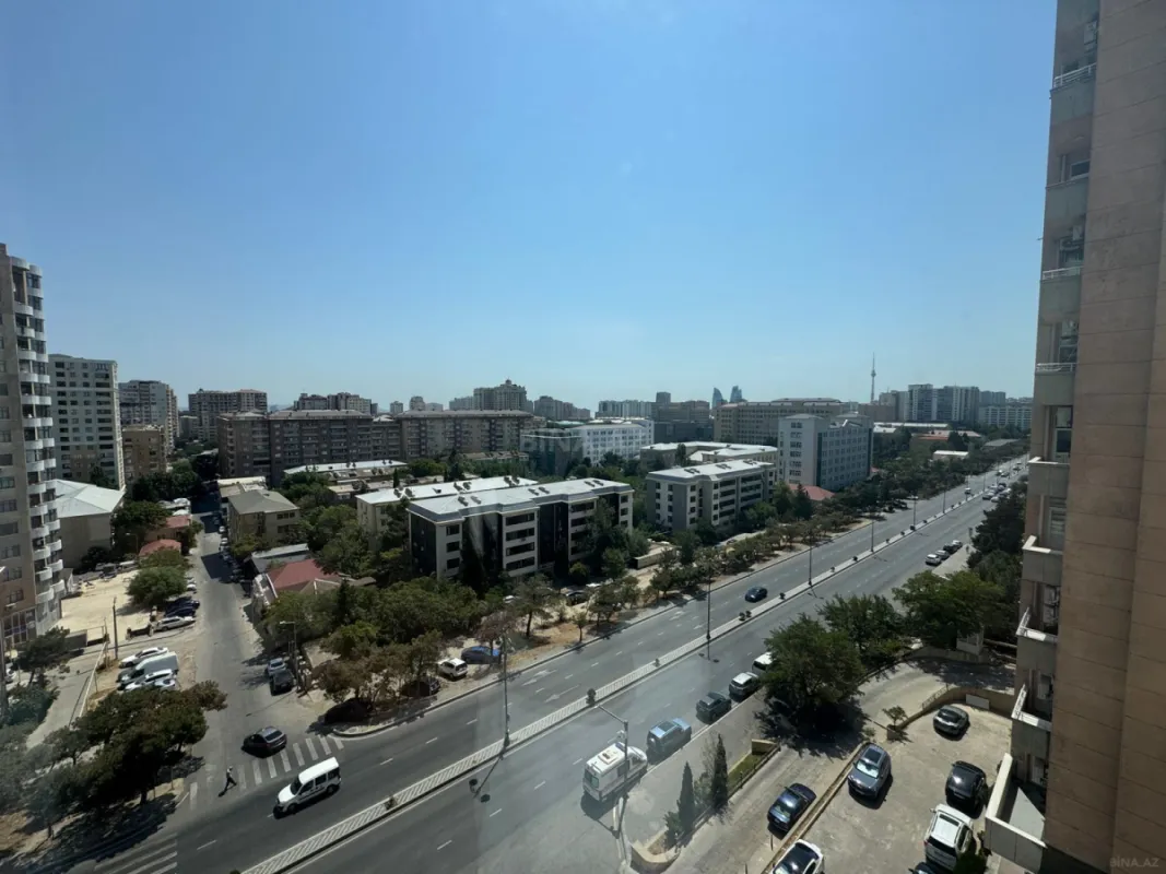 Satılır 3 otaqlı mənzil 165.5 m²