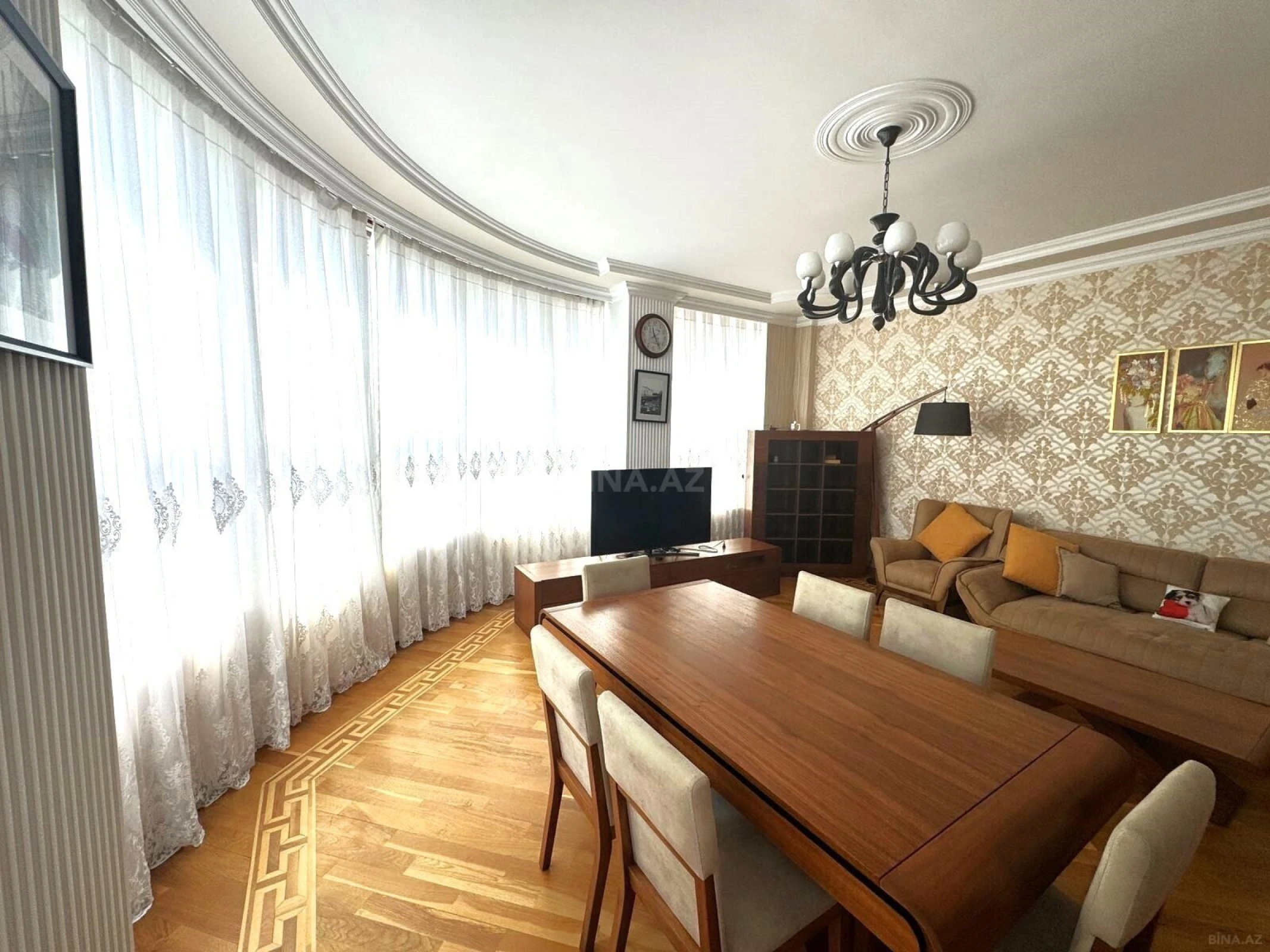 Satılır 3 otaqlı mənzil 165.5 m²