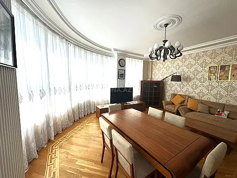 Satılır 3 otaqlı mənzil 165.5 m²