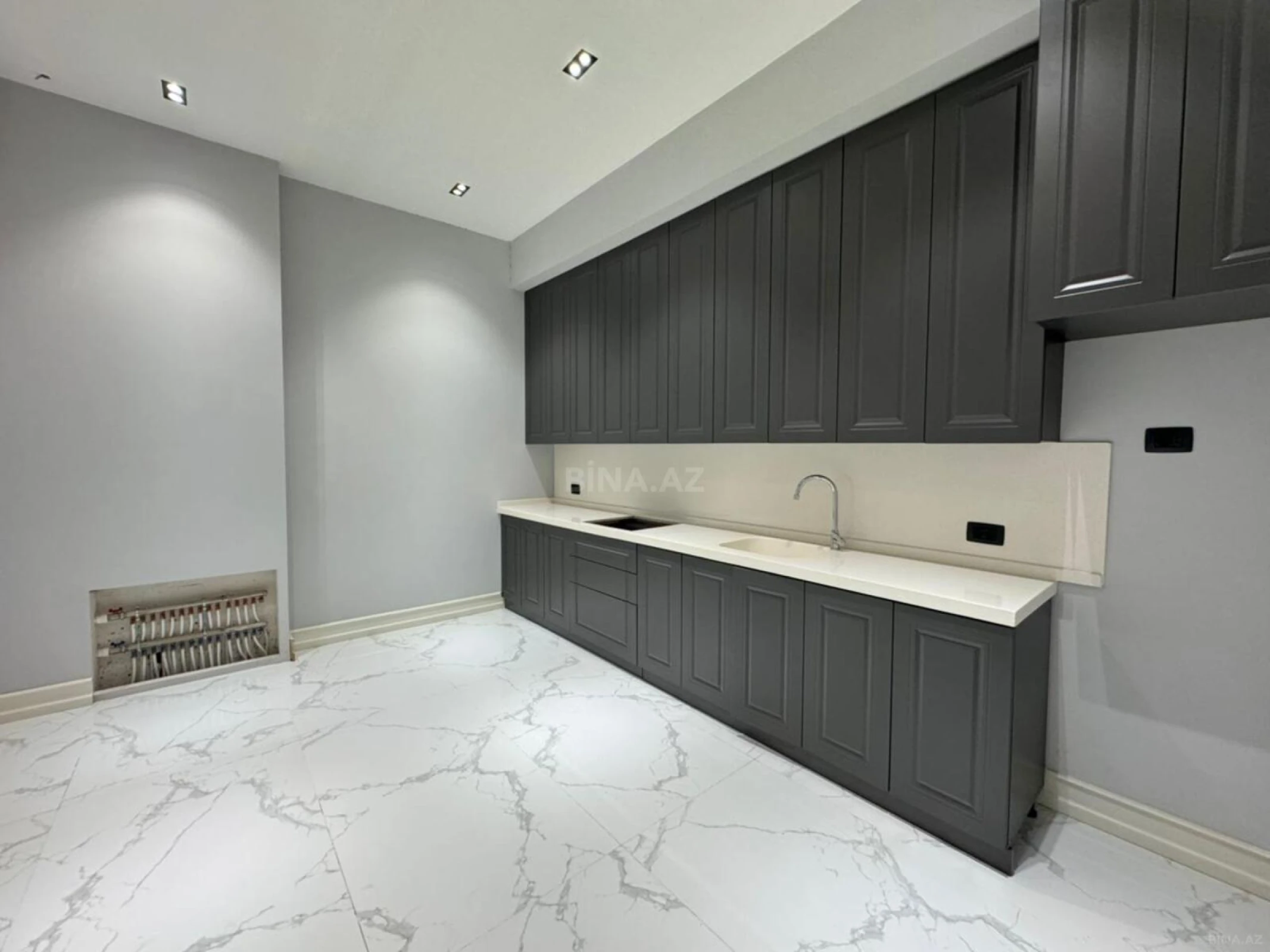 Kirayə verilir 7 otaqlı ofis 320 m²