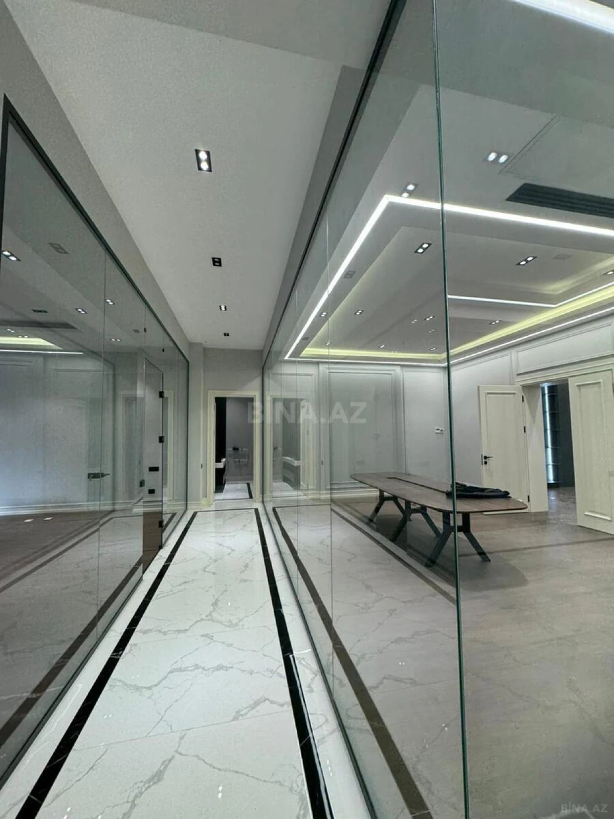 Kirayə verilir 7 otaqlı ofis 320 m²
