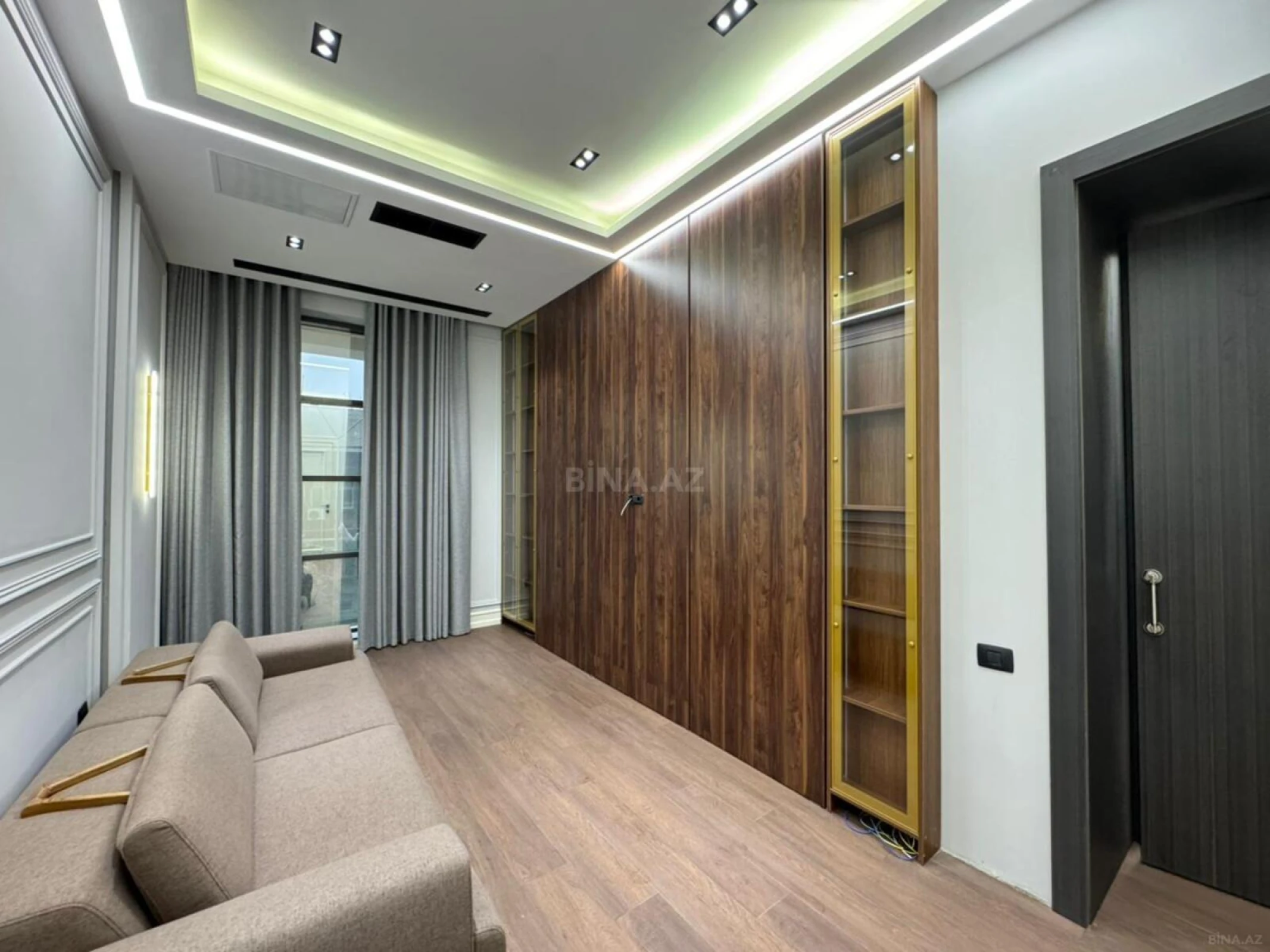 Kirayə verilir 7 otaqlı ofis 320 m²