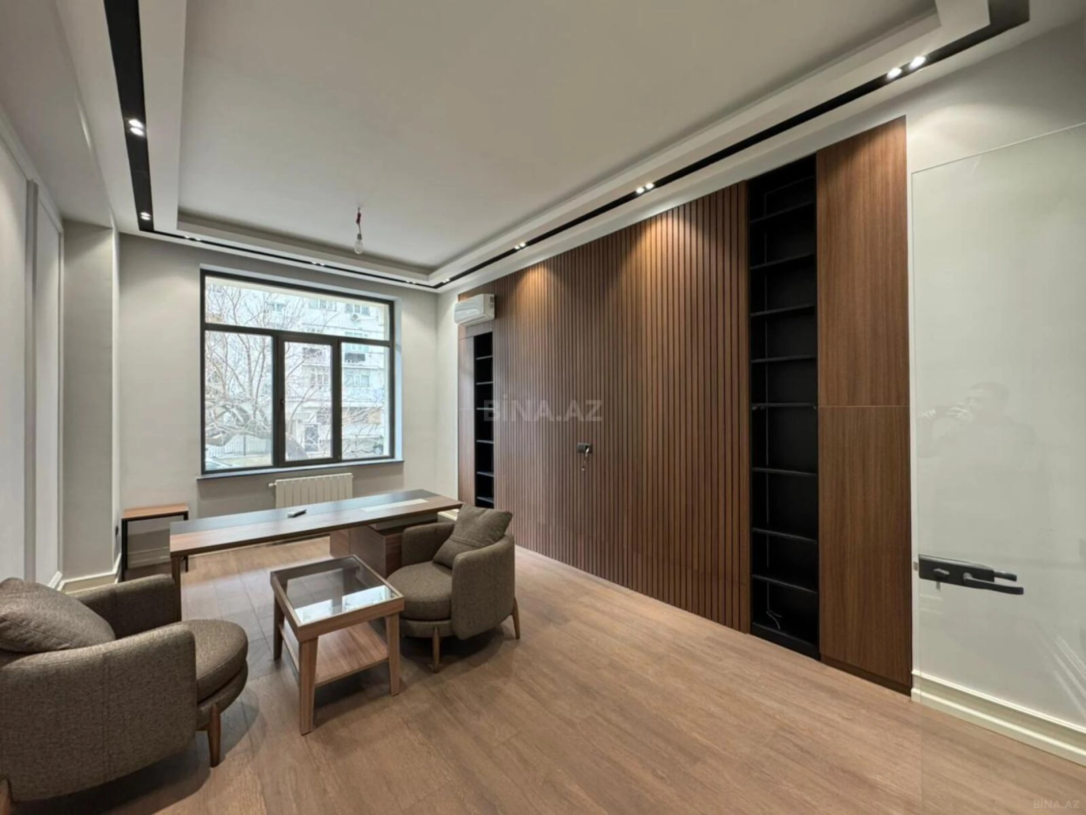 Kirayə verilir 7 otaqlı ofis 320 m²