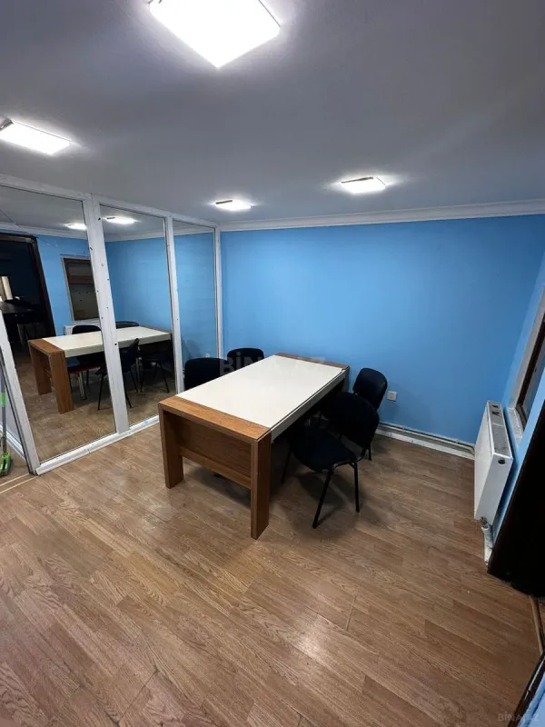 Kirayə verilir 6 otaqlı ofis 130 m²