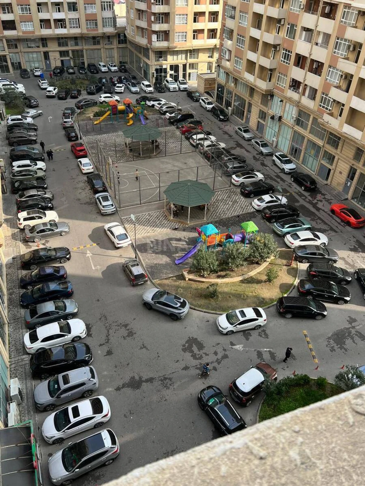 Satılır 3 otaqlı mənzil 101 m²