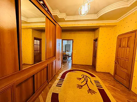 Satılır 2 otaqlı mənzil 96 m²