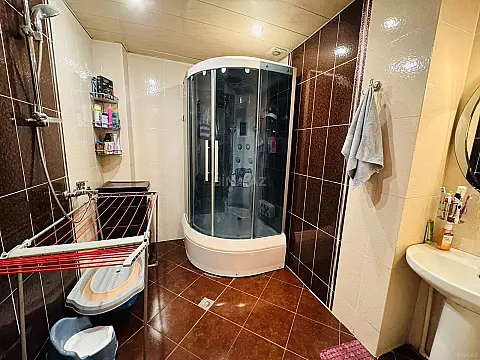 Satılır 2 otaqlı mənzil 96 m²