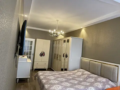 Satılır 2 otaqlı mənzil 90 m²