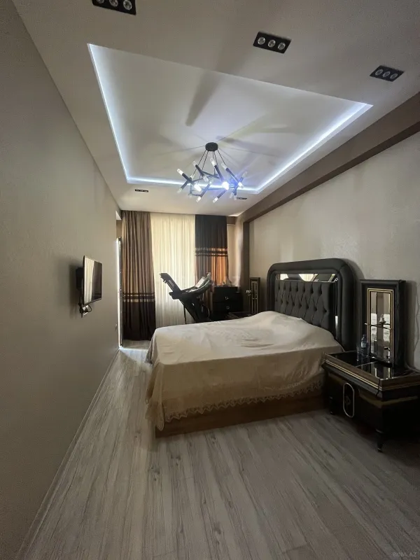 Satılır 3 otaqlı mənzil 127 m²