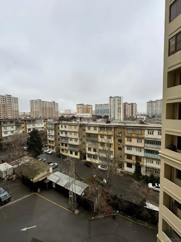 Satılır 3 otaqlı mənzil 127 m²
