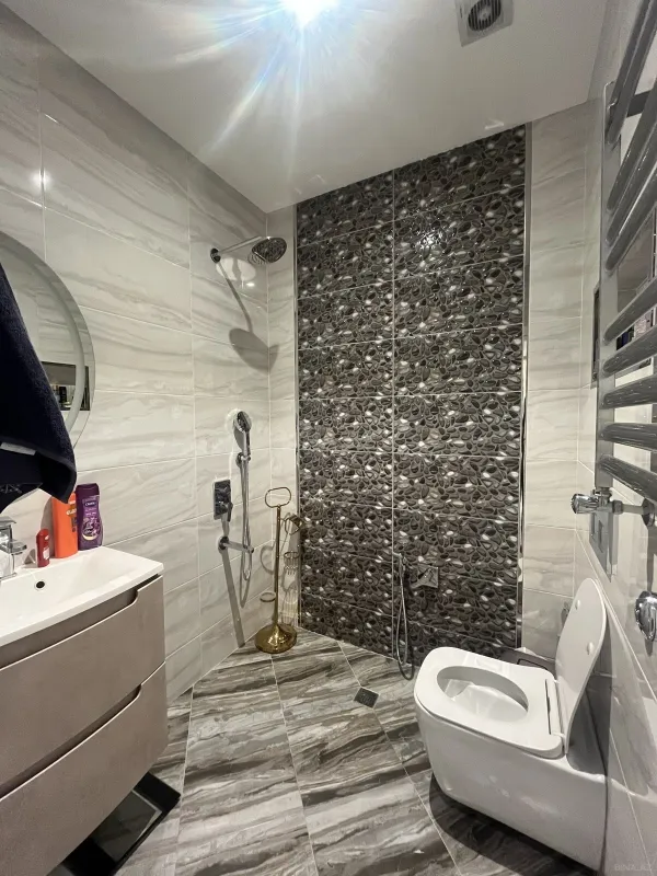 Satılır 3 otaqlı mənzil 127 m²