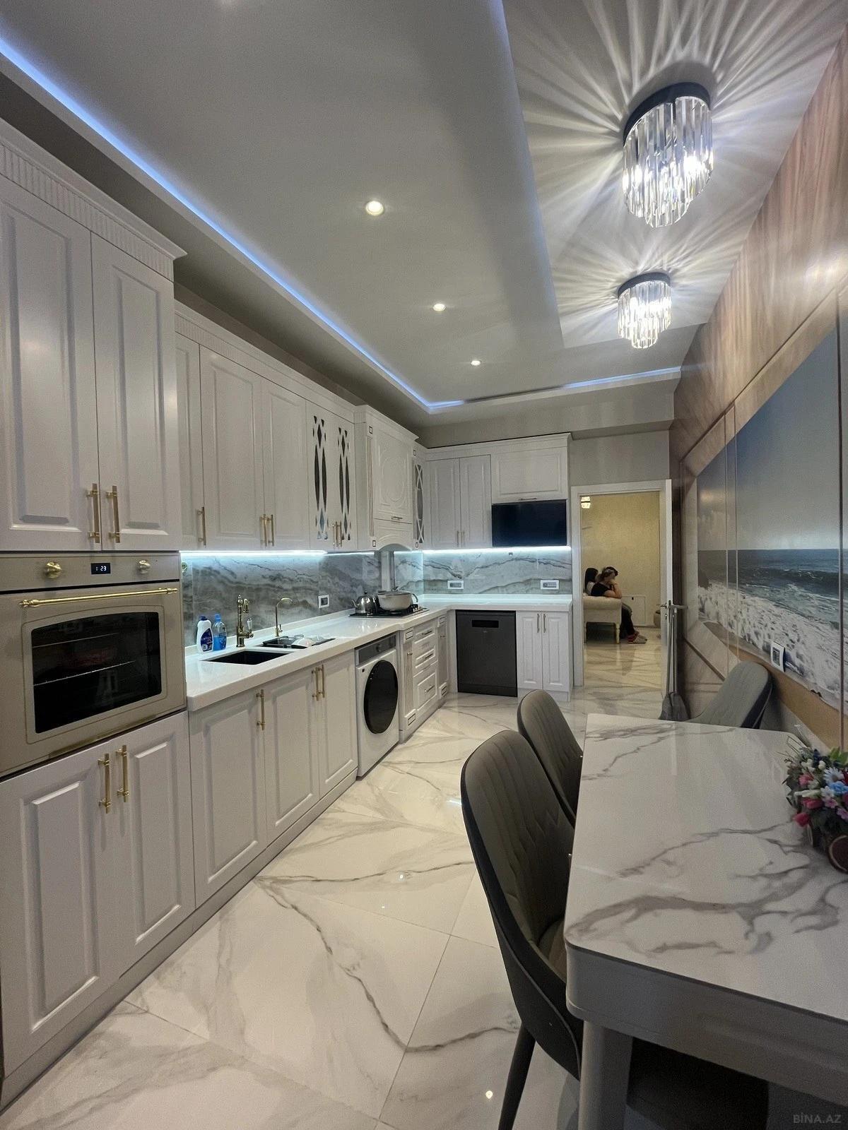 Satılır 3 otaqlı mənzil 127 m²