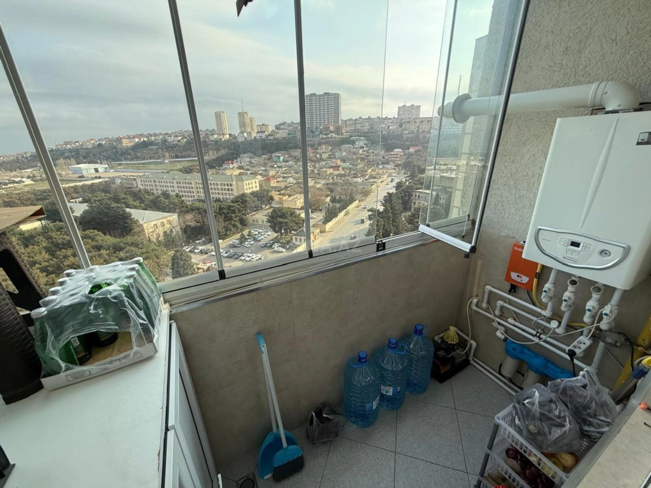Satılır 4 otaqlı mənzil 120 m²