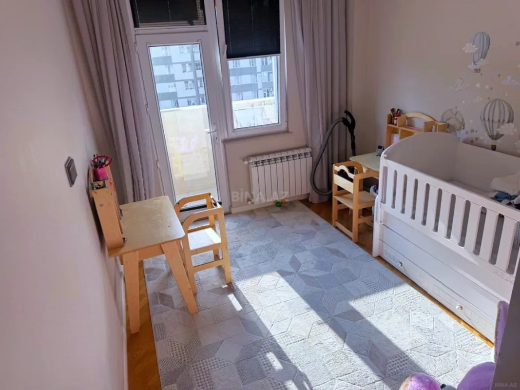 Satılır 4 otaqlı mənzil 120 m²