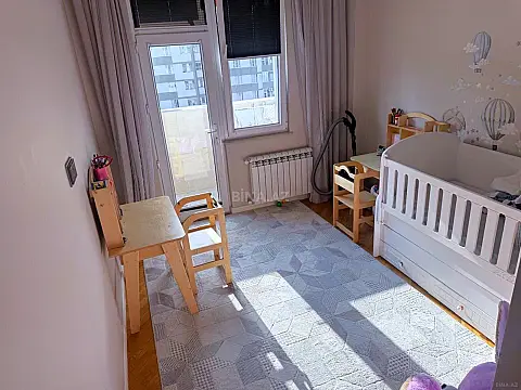 Satılır 4 otaqlı mənzil 120 m²