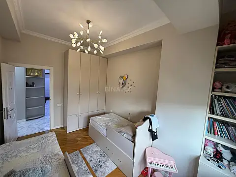 Satılır 4 otaqlı mənzil 120 m²