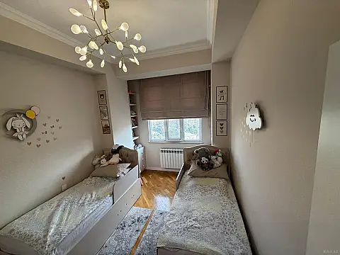 Satılır 4 otaqlı mənzil 120 m²