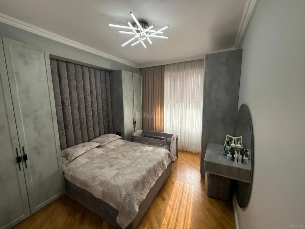 Satılır 4 otaqlı mənzil 120 m²