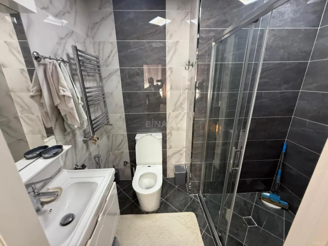 Satılır 4 otaqlı mənzil 120 m²