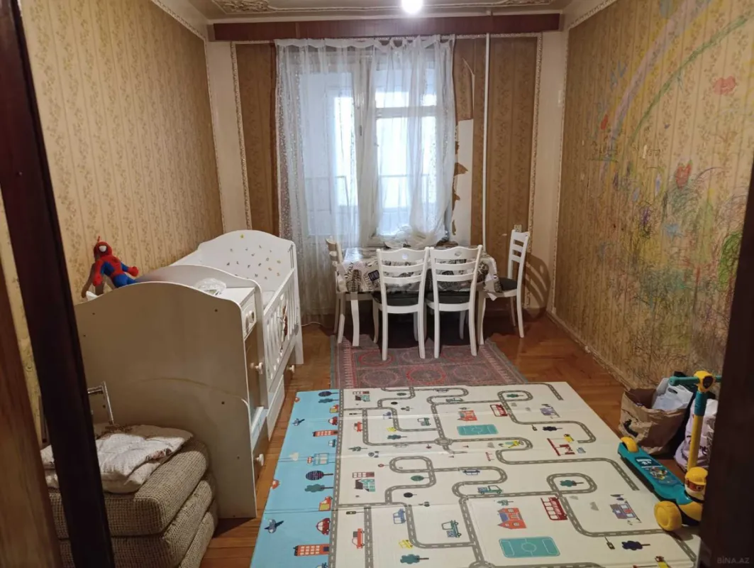 Satılır 4 otaqlı mənzil 110 m²