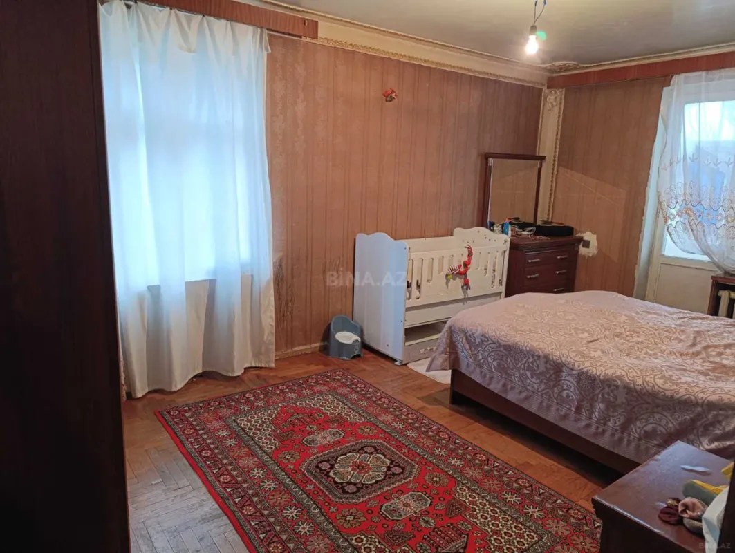 Satılır 4 otaqlı mənzil 110 m²