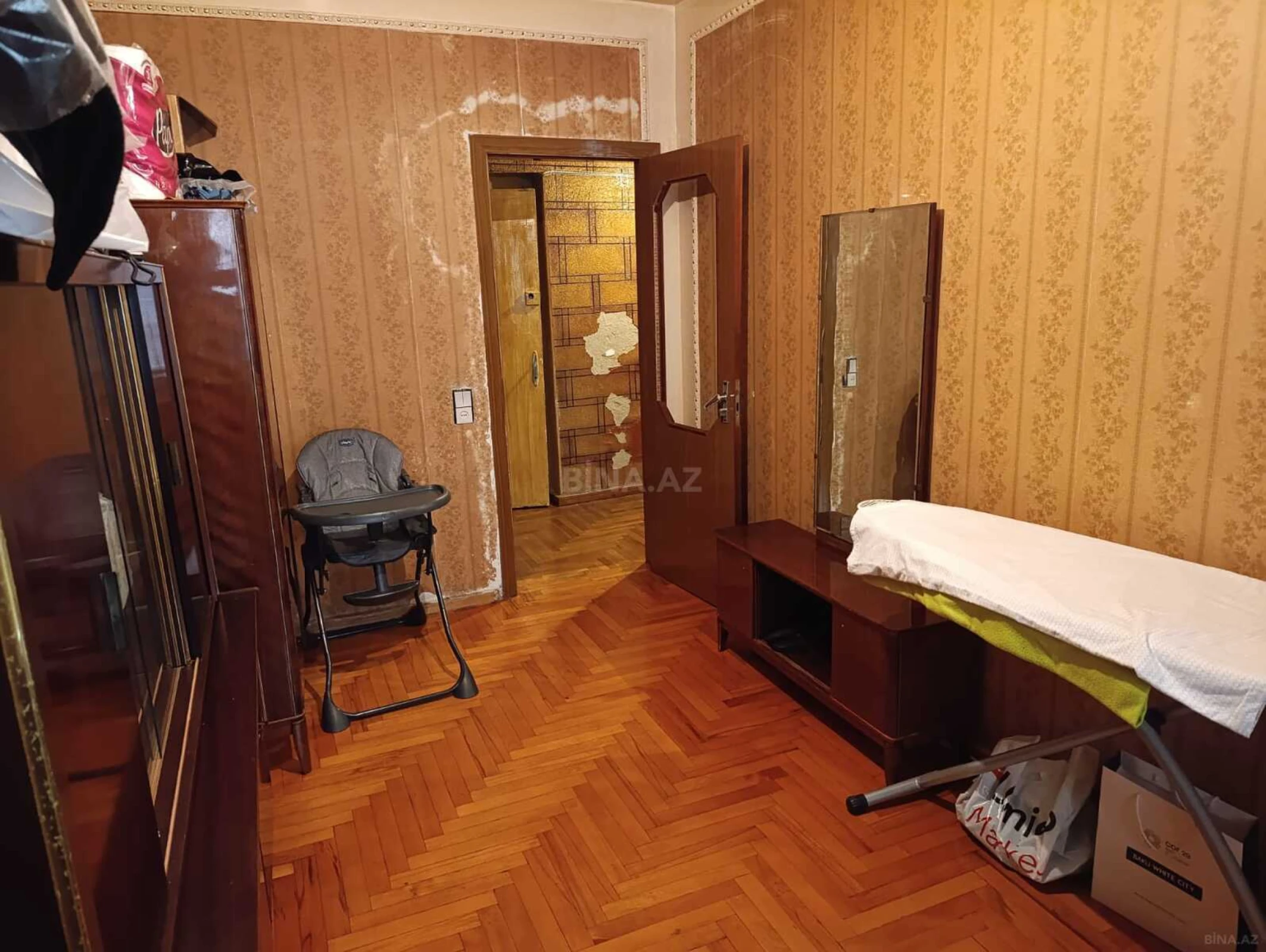 Satılır 4 otaqlı mənzil 110 m²