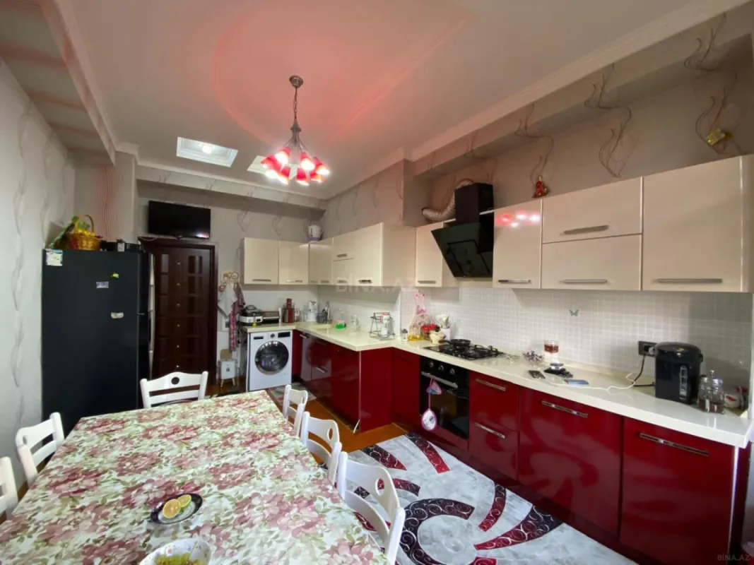 Satılır 3 otaqlı mənzil 155 m²