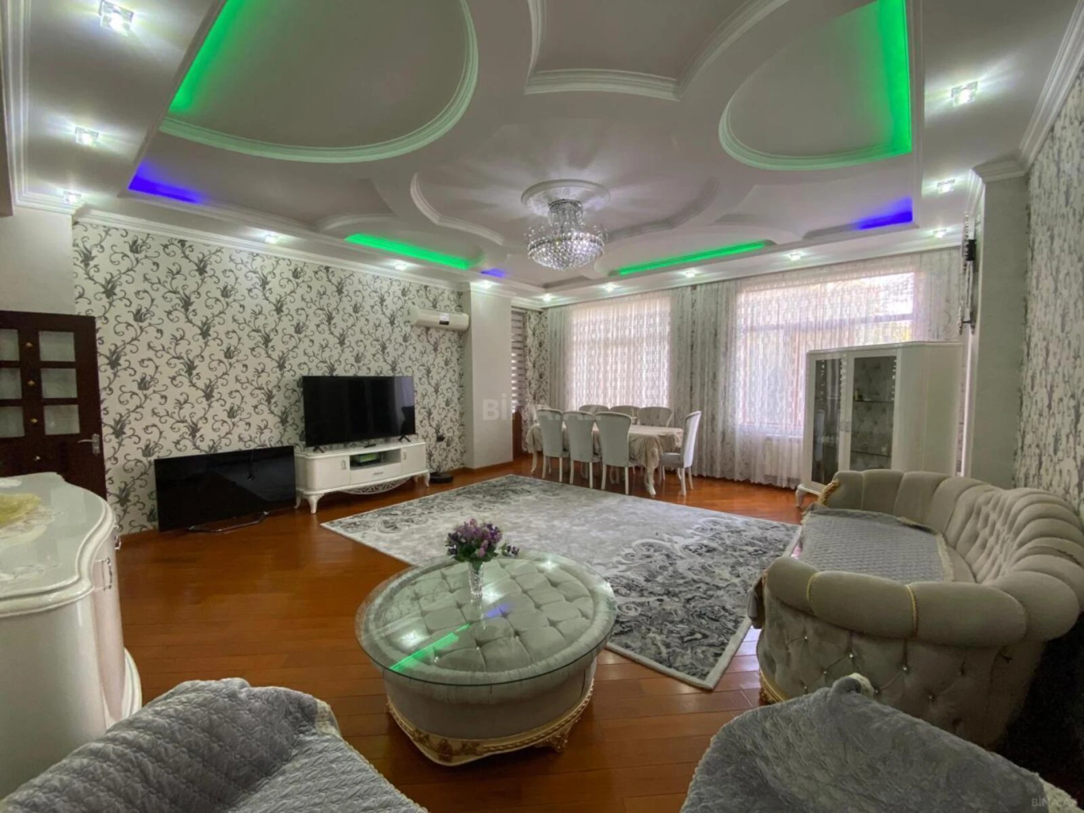 Satılır 3 otaqlı mənzil 155 m²