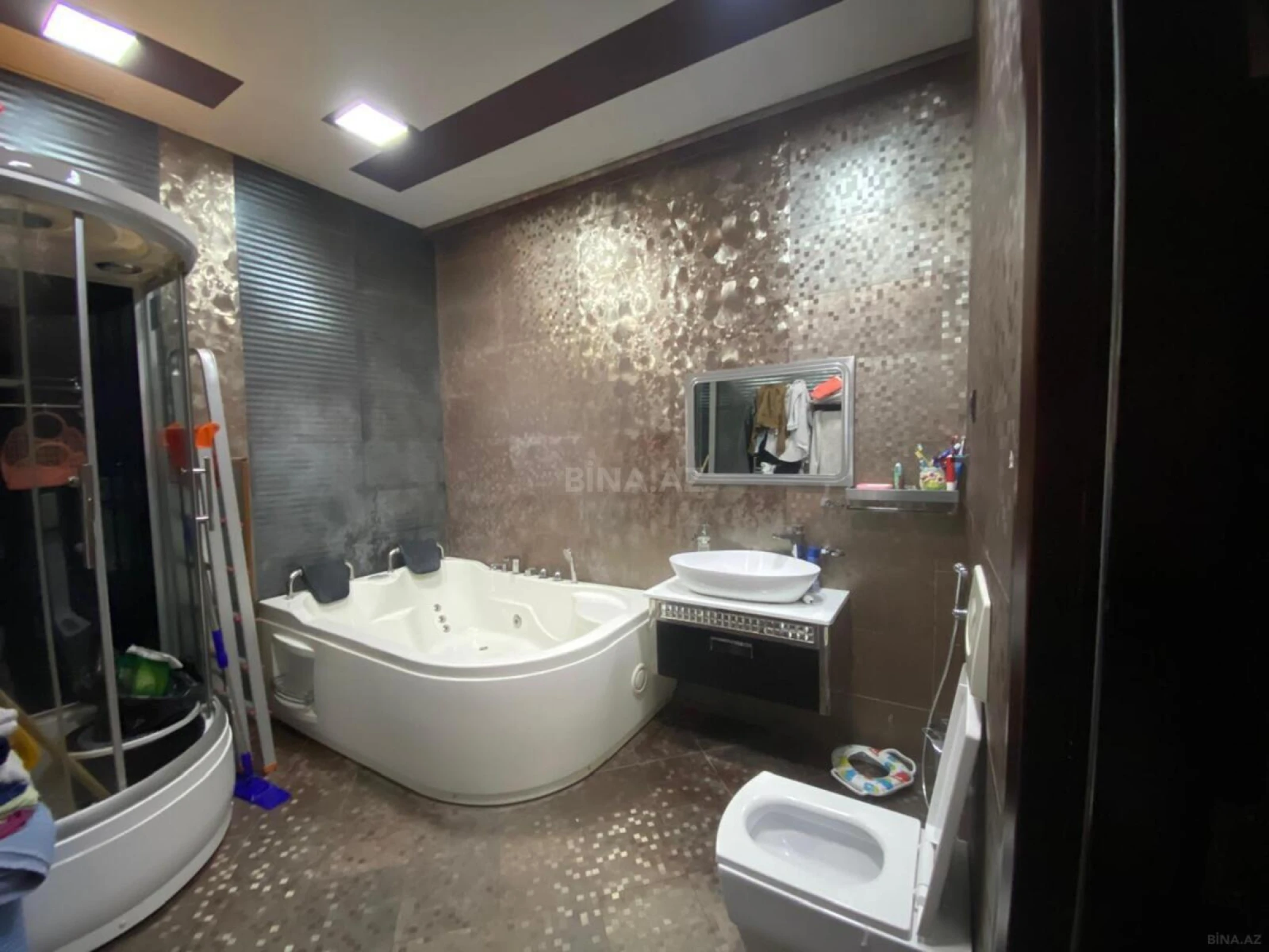 Satılır 3 otaqlı mənzil 155 m²