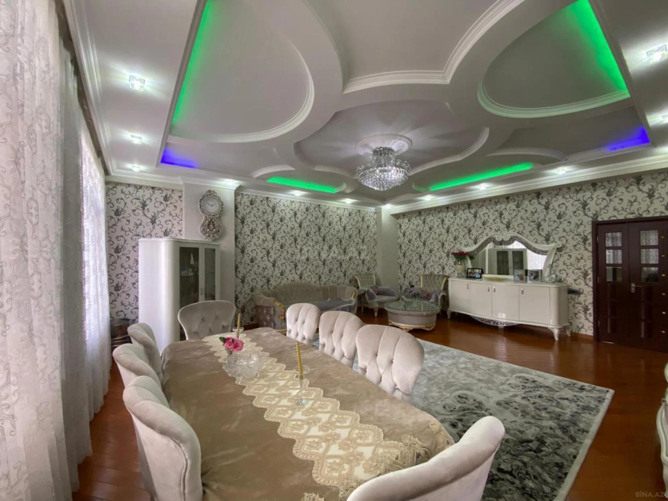 Satılır 3 otaqlı mənzil 155 m²