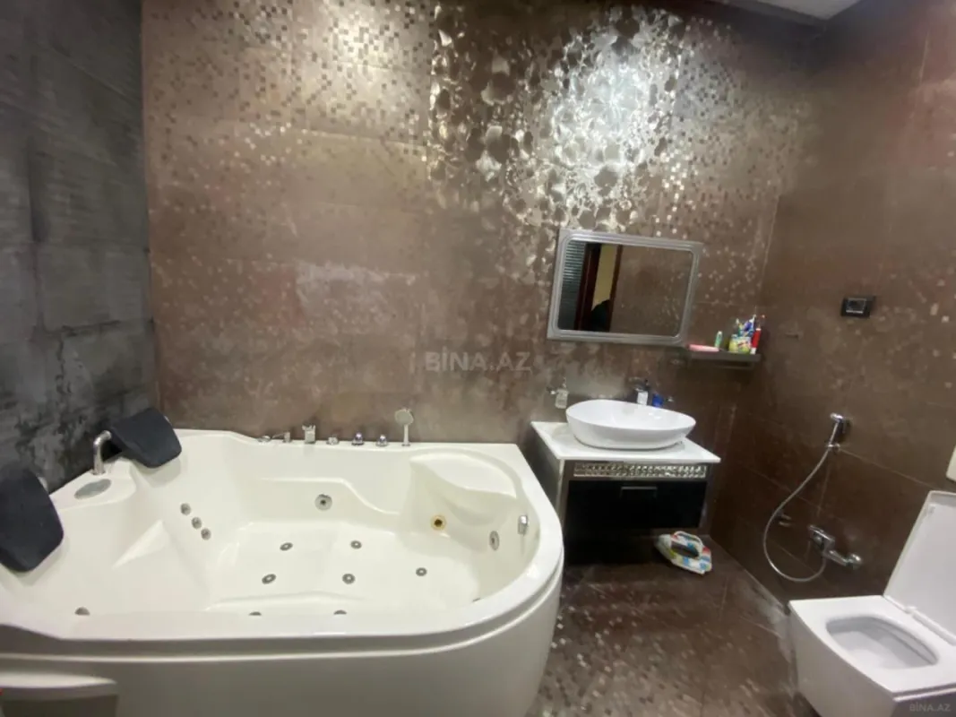 Satılır 3 otaqlı mənzil 155 m²