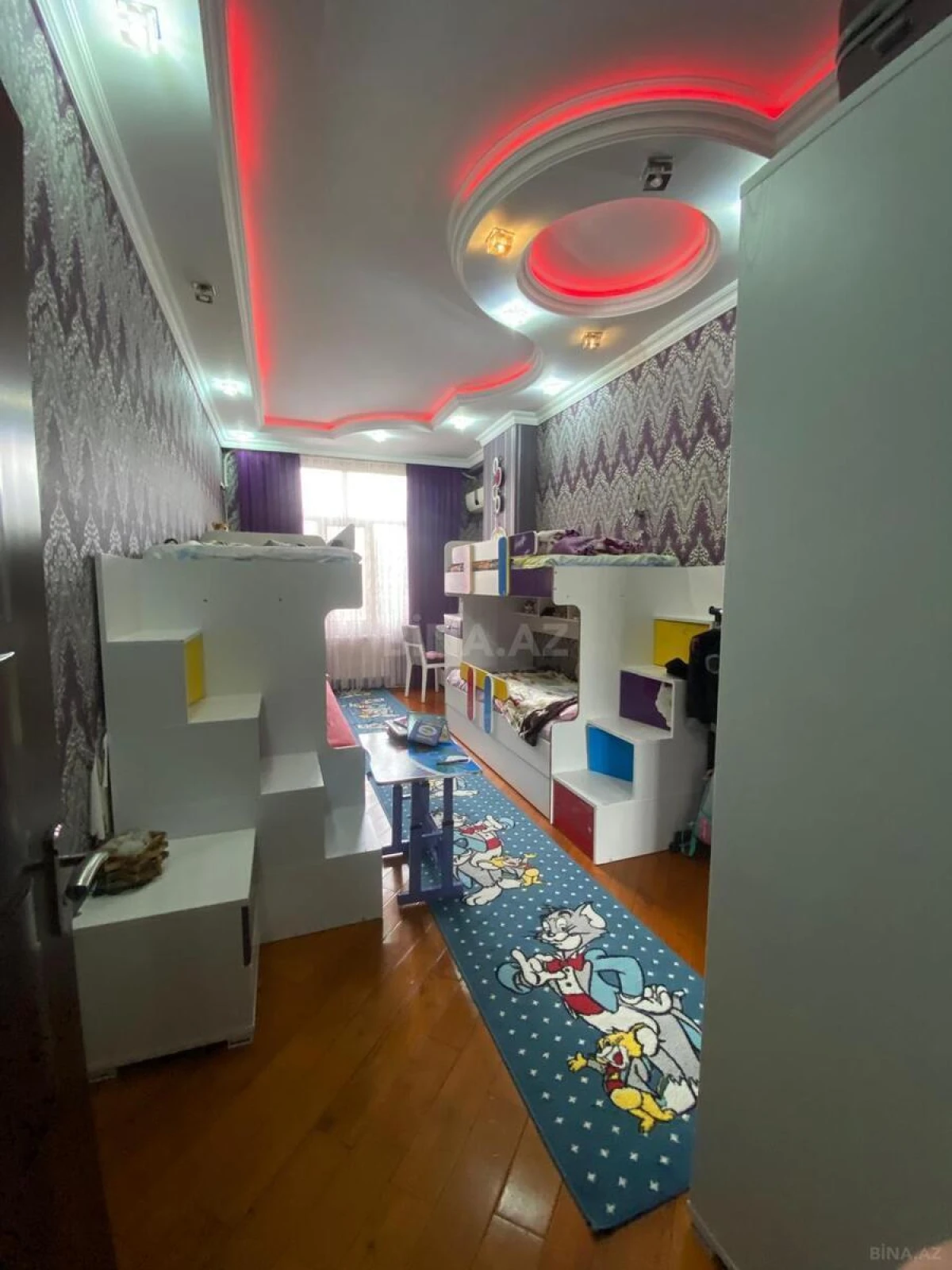 Satılır 3 otaqlı mənzil 155 m²