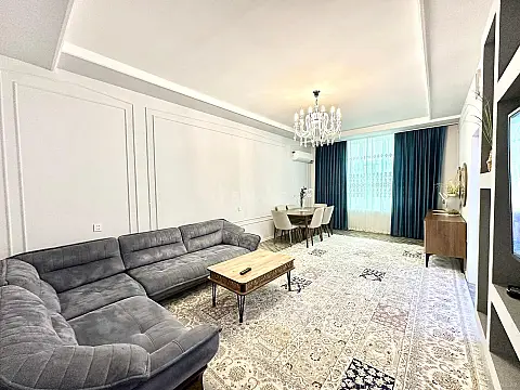 Satılır 5 otaqlı həyət evi 240 m²