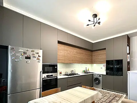 Satılır 5 otaqlı həyət evi 240 m²