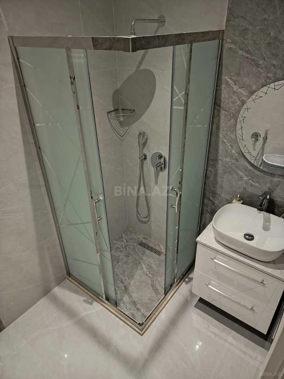 Kirayə verilir 2 otaqlı mənzil 90 m²